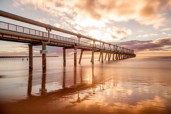 Onde ficar em Gold Coast: a região do The Spit, em Main Beach, conta com um grande píer que entra mar adentro, em um dos melhores locais para visualizar o nascer do sol.