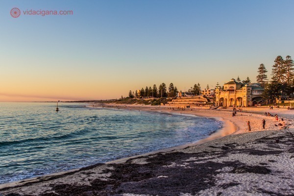 Onde ficar em Perth: Das praias, Cottesloe é a mais famosa e a mais acessível. O bairro conta com uma estação de trens na mesma linha que leva até Fremantle.