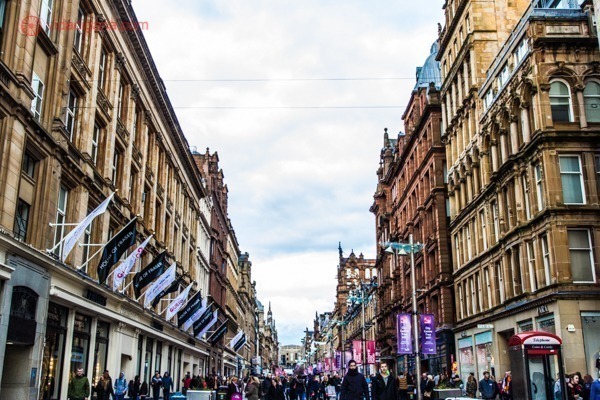 O que fazer em Glasgow: A Buchanan Street, a rua mais famosa de Glasgow, na Escócia.