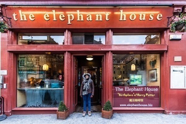 O que fazer em Edimburgo: A entrada do The Elephant House, a cafeteria onde J.K.Rowling começou a escrever Harry Potter
