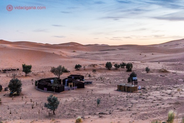A noite no Saara: Como dormir nas tendas do Deserto no Marrocos: As tendas