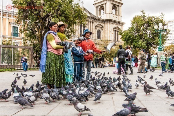O que fazer em La Paz: A praça Murillo com a catedral ao fundo