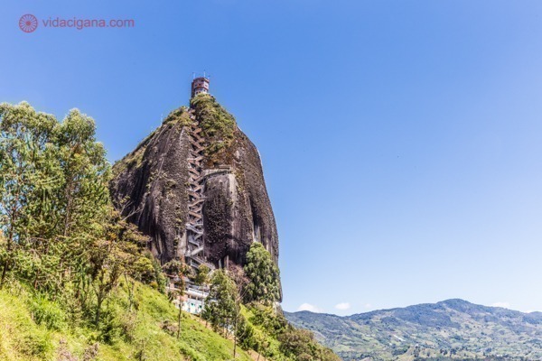 O que fazer em Medellín: A Piedra del Peñol, a 2h horas de Medellín