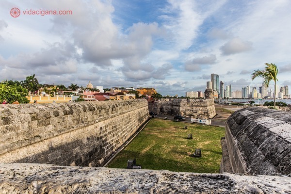 O que fazer em Cartagena: A imensa muralha da cidade colombiana