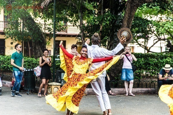 O que fazer em Cartagena: Dançarinos na Plaza de Bolivar em Cartagena
