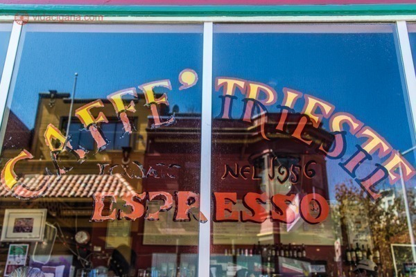O que fazer em San Francisco: Tomar um café no Caffe Trieste, onde o roteiro de O poderoso chefão foi escrito