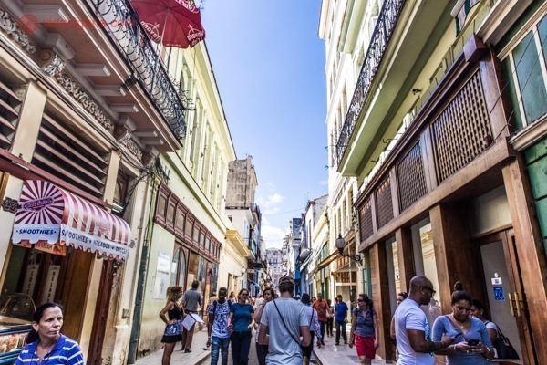 O que fazer em Havana: A Calle Obispo é a mais importante e famosa da cidade