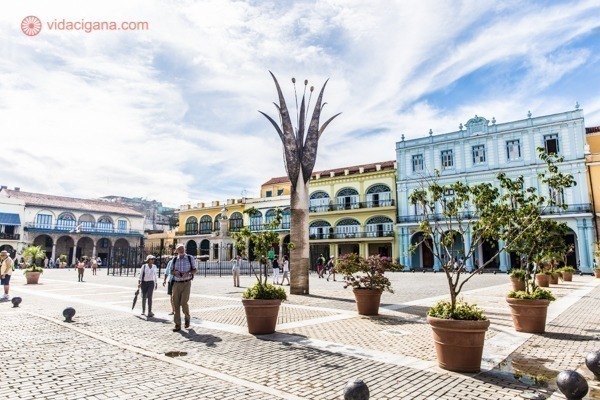 O que fazer em Havana: A Plaza Vieja é uma das 4 praças mais importantes da cidade