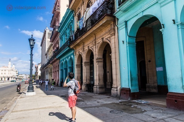 Roteiro em Cuba: As casas coloridas de Havana