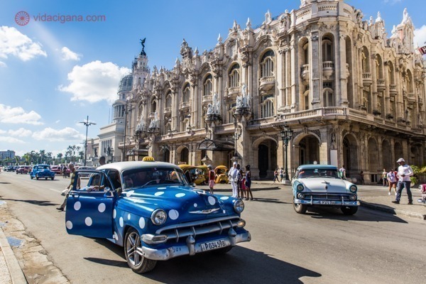 Qual é a melhor época do ano para viajar para Cuba? Os carros antigos em Havana