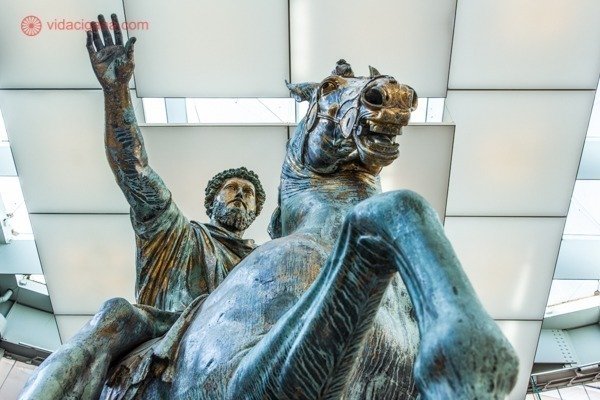 Museus Capitolinos: a estátua equestre de Marco Aurélio