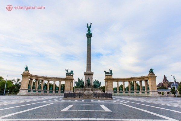 Roteiro por Budapeste: A Praça dos Heróis