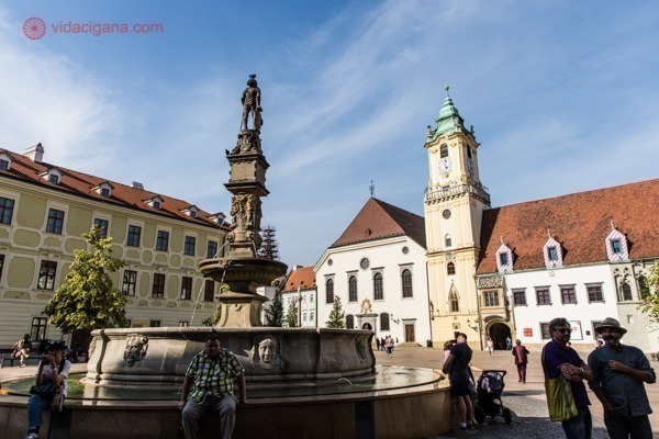O que fazer em Bratislava: A Praça Hlavné, a mais conhecida da cidade