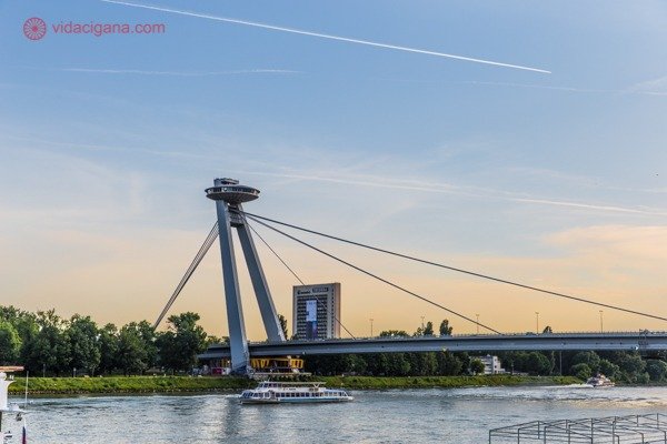 O que fazer em Bratislava: a Ponte UFO, em formato de disco voador