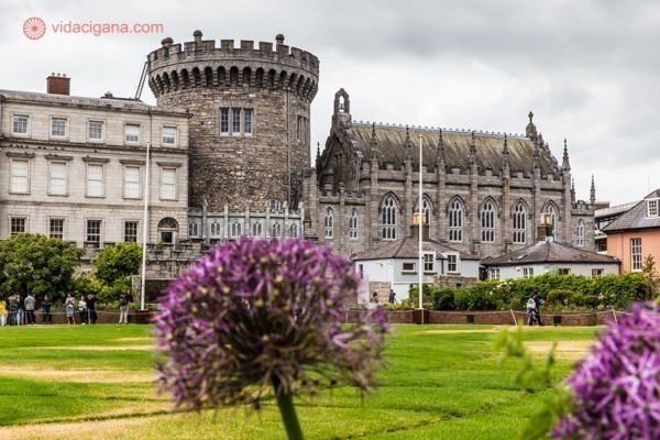 O que fazer em Dublin: O Dublin Castle, com sua torre antiga