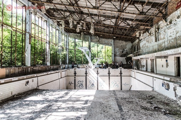 Como visitar Chernobyl: A Piscina Pública Lazurny, abandonada