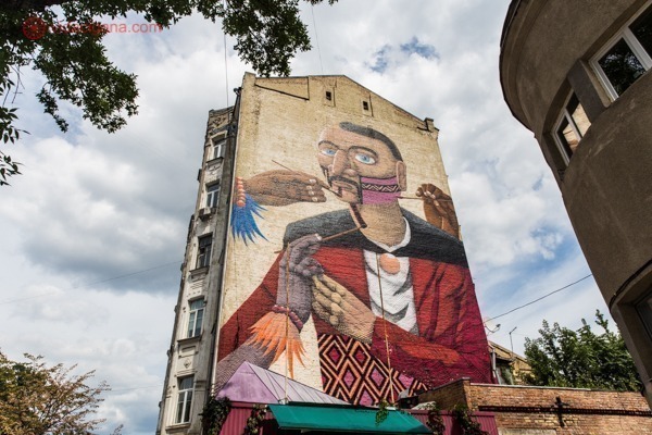 O que fazer em Kiev: Um street art nos fundos de um prédio