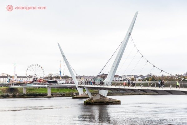 Roteiro Irlanda: A ponte da paz em Londonderry