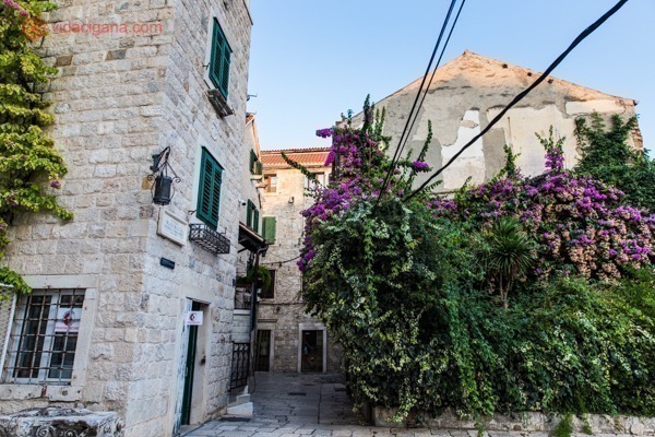 Curtindo a turística cidade de Split na Croácia