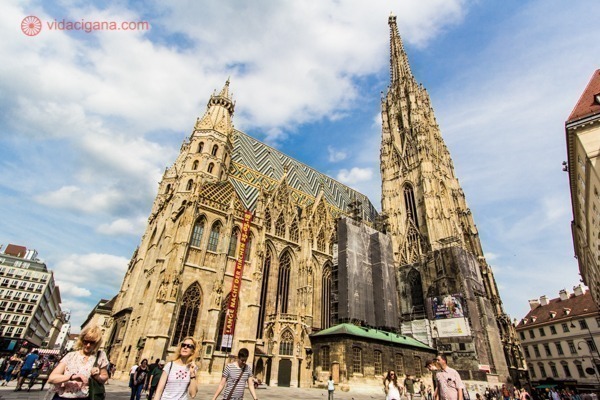 A Catedral de Santo Estevão em Viena em um dia ensolarado
