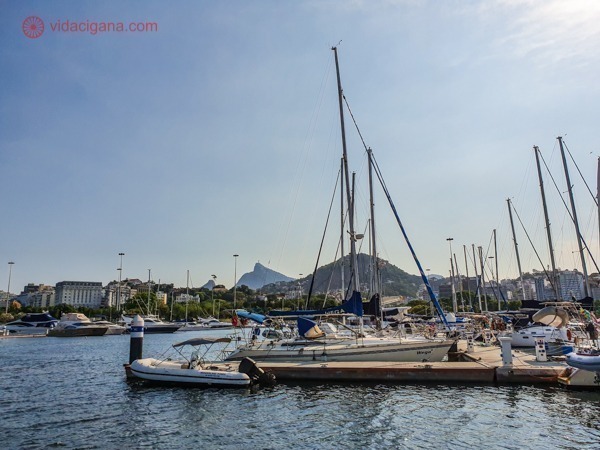 Passeio de barco pelo Rio de Janeiro: a vista de dentro da marina