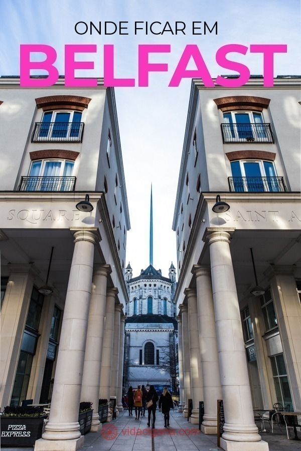 Onde ficar em Belfast. Os 4 principais bairros para ficar hospedado em Belfast são: Centro de Belfast, Cathedral Quarter, Queens Quarter, Titanic Quarter. Cada bairro tem um perfil distinto, mas todos eles são excelentes escolhas para quem quer passar uns dias explorando a capital da Irlanda do Norte.