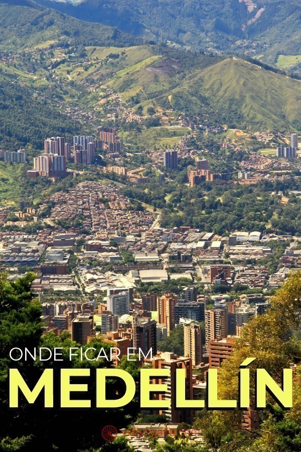 Onde ficar em Medellín: os melhores bairros. Escolher onde ficar em Medellín é fácil. Muito fácil na verdade. Reserve algum hotel no bairro de El Poblado e terá a certeza de que irá curtir o melhor que a cidade tem para apresentar a um turista. Além de El Poblado, você ainda pode encontrar bons hotéis na região de Laureles, que é mais econômica e muito buscada por quem pretende ficar mais tempo em Medellín. Ou pode escolher ficar na área central da cidade, o que não recomendamos, mas que tem lá suas opções de hospedagem