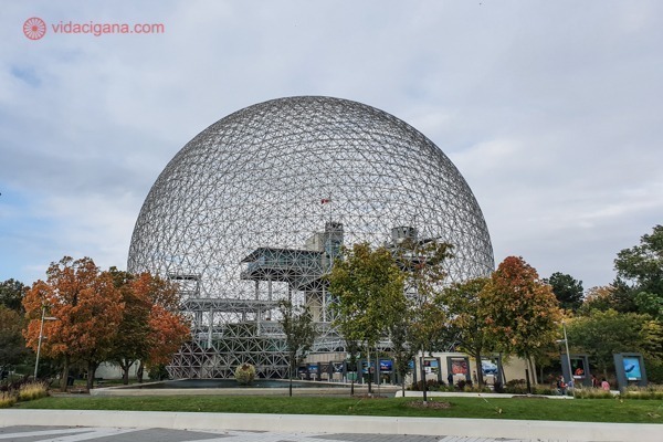 O exterior da Biosfera de Montreal