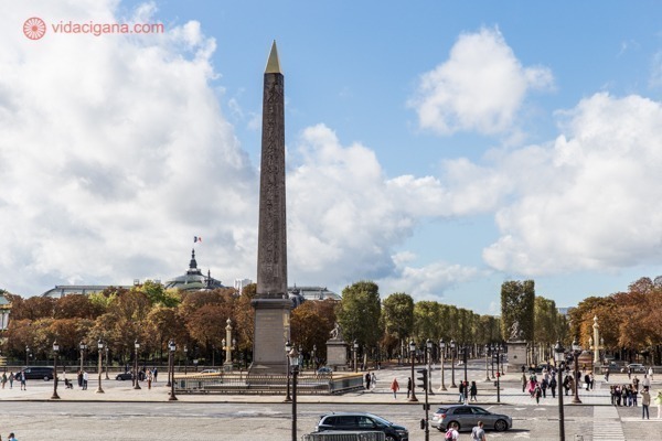 A Praça da Concórdia com seu obelisco egípcio.