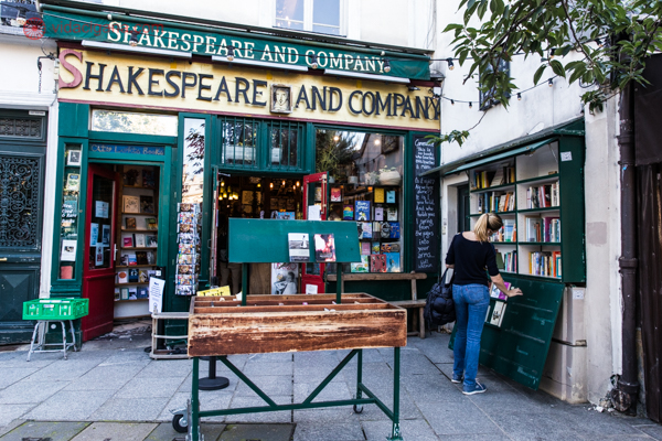 A livraria Shakespeare and Company, que fica no Quartier Latin e aparece no filme Antes do Pôr do Sol