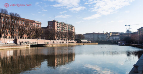 Onde ficar em Milão: a região de Navigli, na beira do canal, num lindo dia de sol