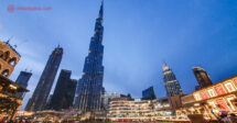 O que fazer em Dubai: O Burj Khalifa sendo visto da fonte do Dubai Mall no começo da noite.