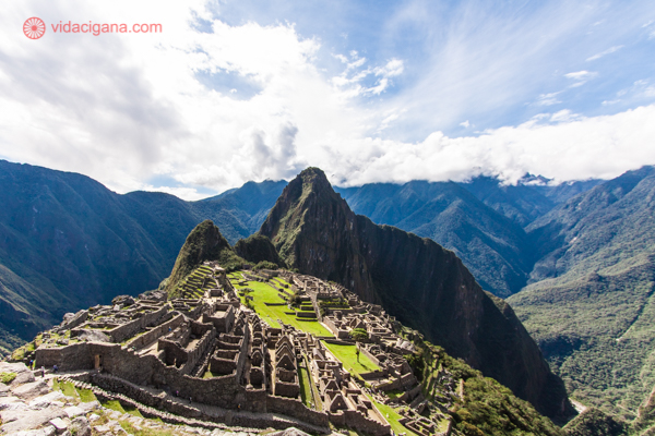 A clássica vista das ruínas de Machu Picchu