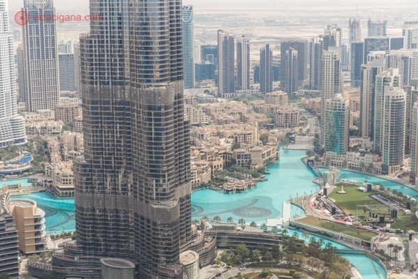 Downtown Dubai vista do Sky Views, com o Burj Khalifa em primeiro plano