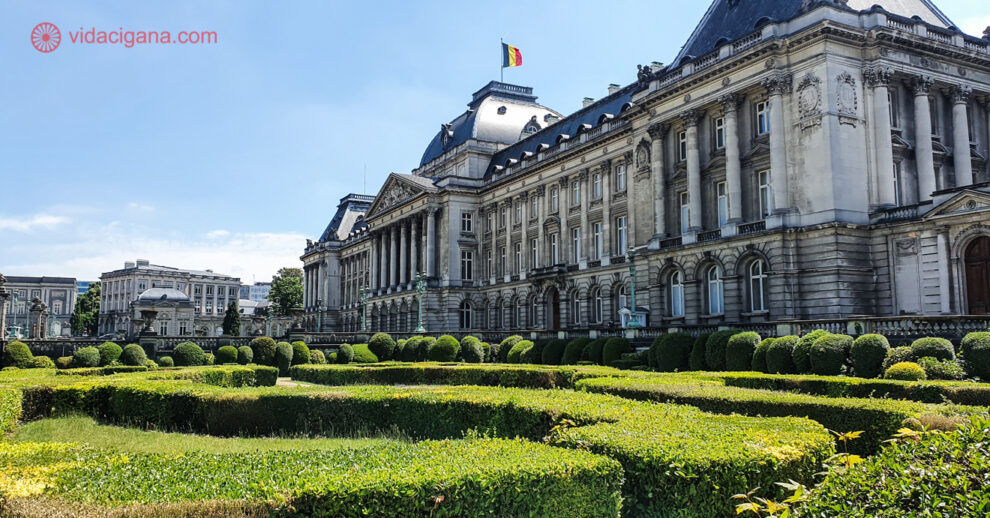 O que fazer em Bruxelas: o Palácio Real e seus lindos gramados durante o verão