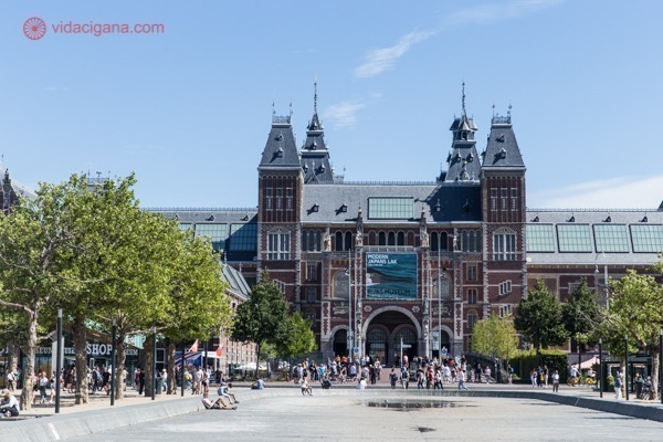 Onde ficar em Amsterdam: O Rijksmuseum, um dos museus mais importantes da cidade. Fica no Museumplein
