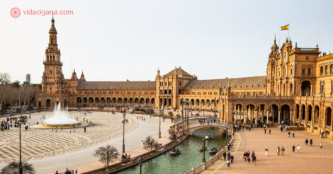 Onde ficar em Sevilha: a vista da Plaza de España de cima de uma de suas torres