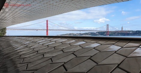 Melhores museus de Lisboa: a vida da Ponte 25 de abril a partir das curvas arquitetônicas do museu