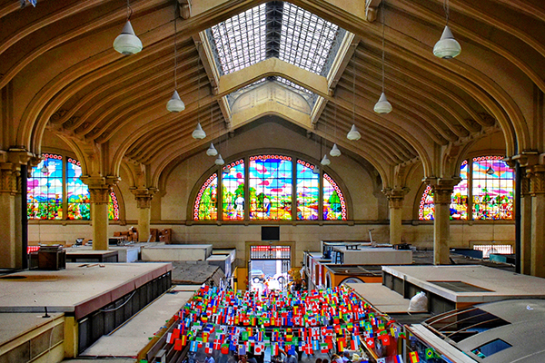 O Mercado Municipal de São Paulo, com seus lindos vitrais coloridos. 