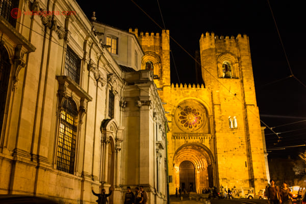 Imagem externa da catedral da Sé em Lisboa