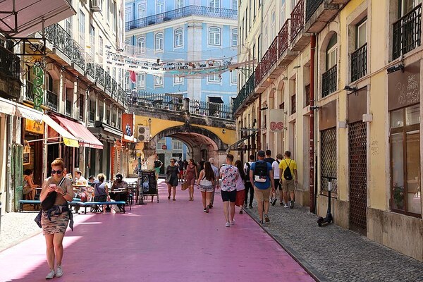 Rua cor de rosa, pink street, rua nova do carvalho