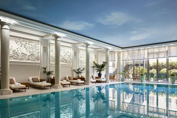 Foto da piscina do Shangri-la Hotel