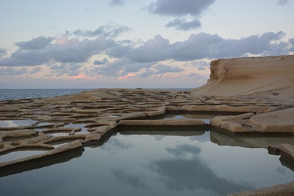 As salinas de Marsalform, um importante lugar de turismo em Gozo.