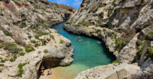 Onde ficar em Gozo: o cânion de Wied il-Ghasri com suas águas verdes