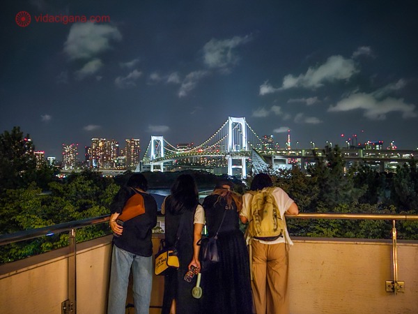 Foto noturna da região de Odaiba, Tóquio