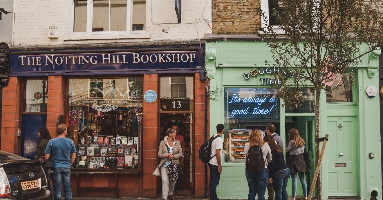 Fachada da The Notting Hill Bookshop, que já foi chamada The Travel Bookshop.