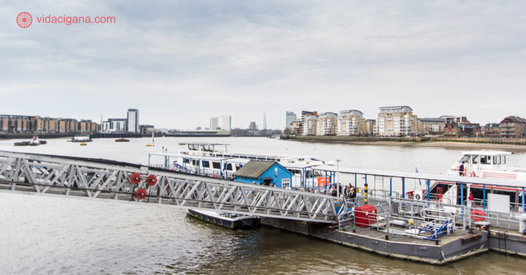 O pier em Greenwich de onde saem os ferry boats para outras regiões de Londres