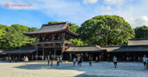 O que fazer em Shibuya: o Santuário Meiji com muitas árvores em volta