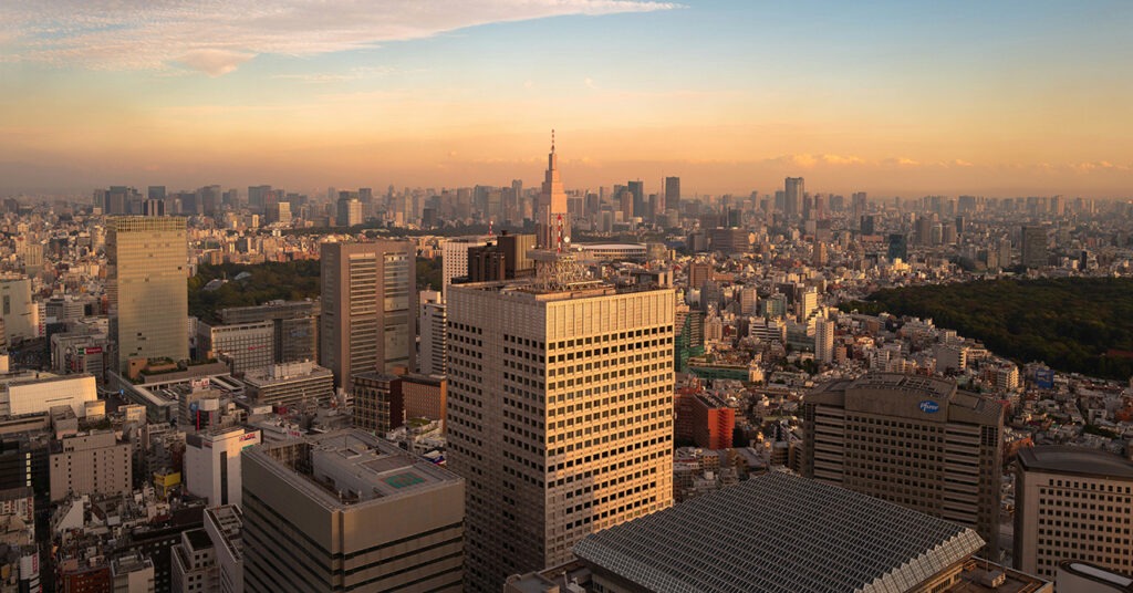 Importante prédio da capital japonesa, o Tokyo Metropolitan Building tem esta incrível vista para Tóquio.