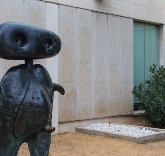 Uma estátua em ferro na Fundação Joan Miró, um dos vários museus em Barcelona